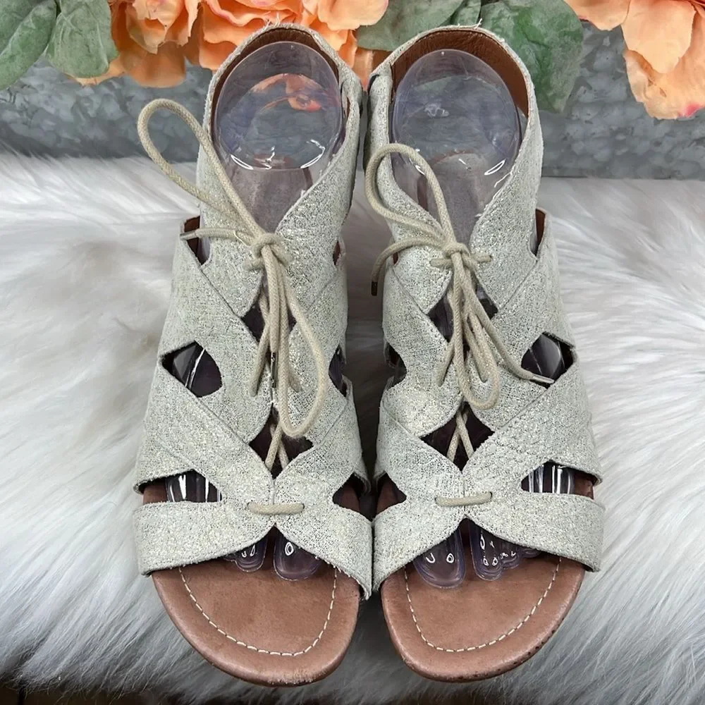Donald J. Pliner Dalie Low Wedge Sandal Size 9